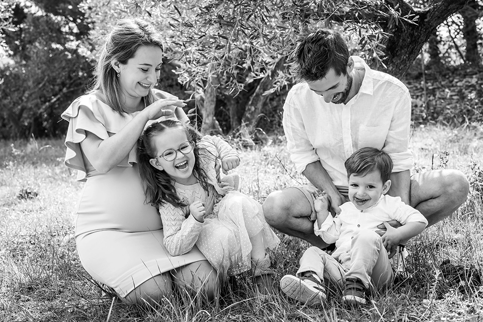 photographe_grossesse_mariage_nimes_shooting_nimes_identite_1 séance photo grossesse en extérieur à nimes